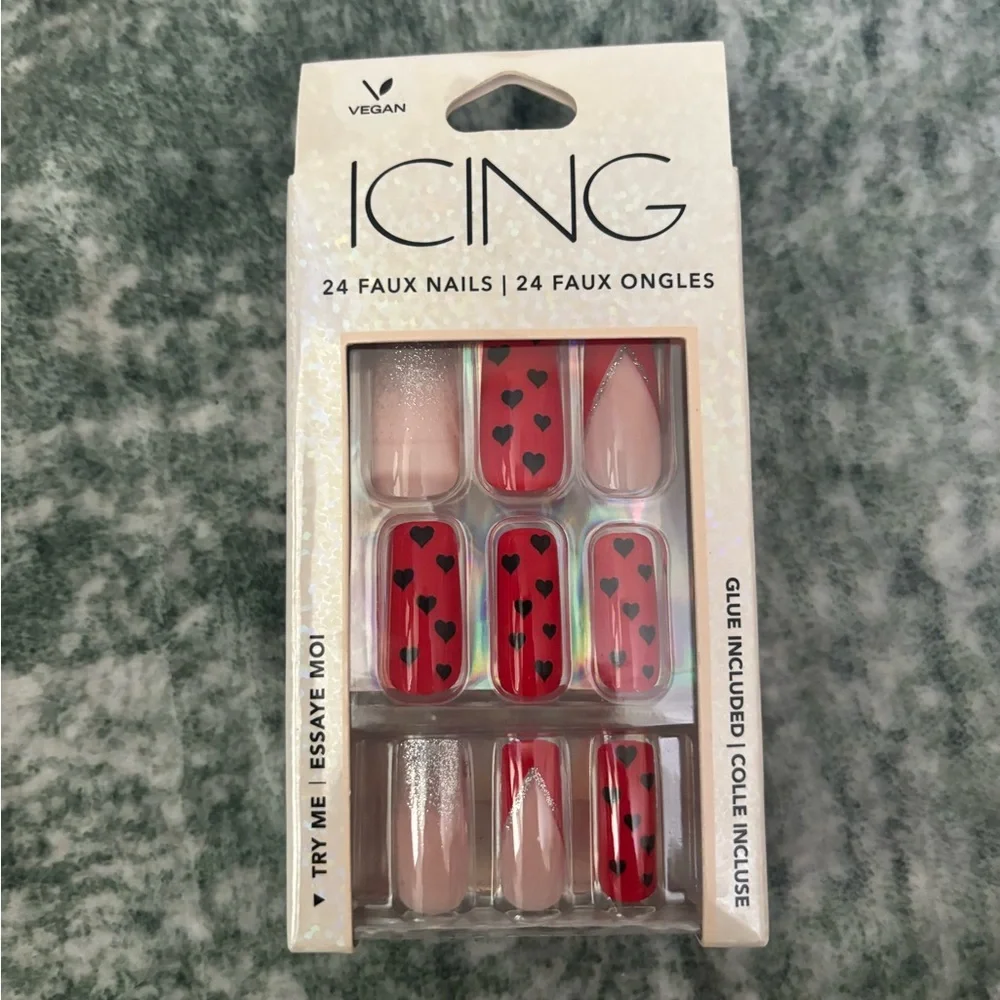 Heart nails - Picture 1 of 2